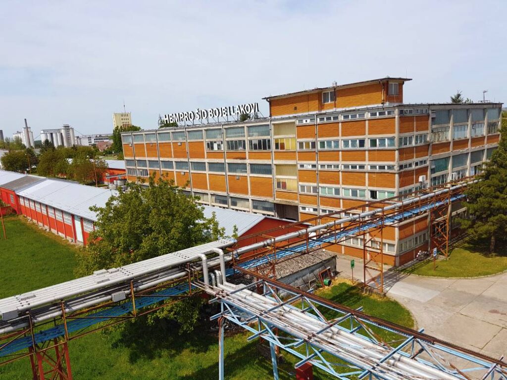 slika fabrike iz vazduha